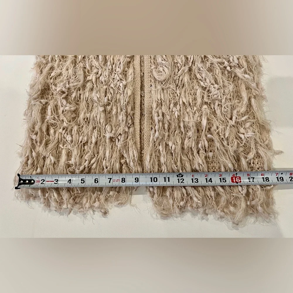 Altar’d State 70’s Style Yarn Vest Boho Cowgirl Shaggy Beige Cream Medium - Picture 5 of 13